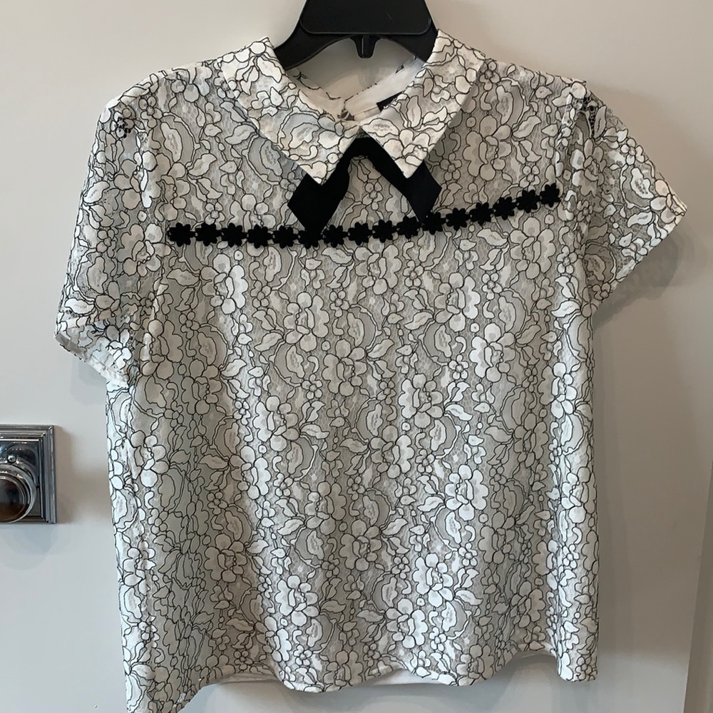 NWOT Karl Lagerfeld short sleeve blouse